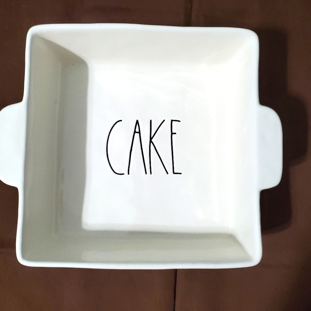 Rae Dunn Cake Pan